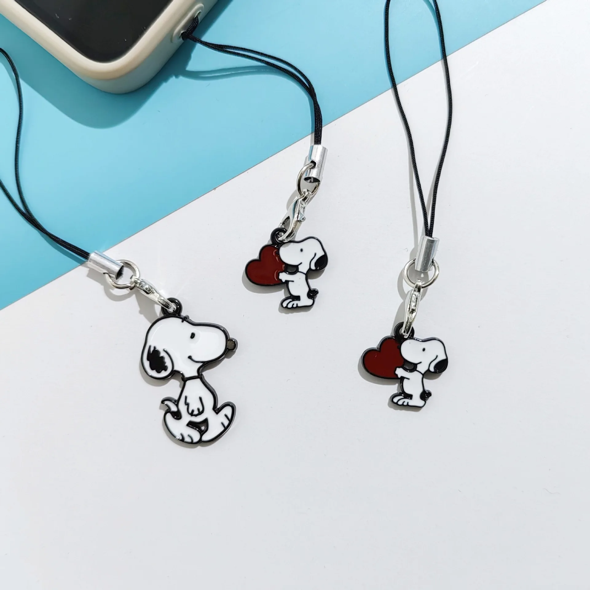 Snoopy Men and Women Cute Creative Cartoon Fashion Bag Mobile Phone Lanyard Decoration Exquisite Pendant Keychain Couple Gifts