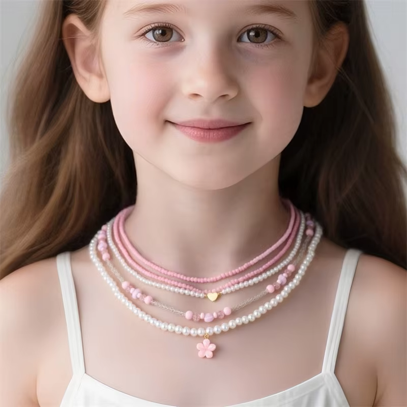 5pcs/set Fresh Heart Necklace for Girls – A Dainty, Designed Pendant for Sweet Everyday Wear.