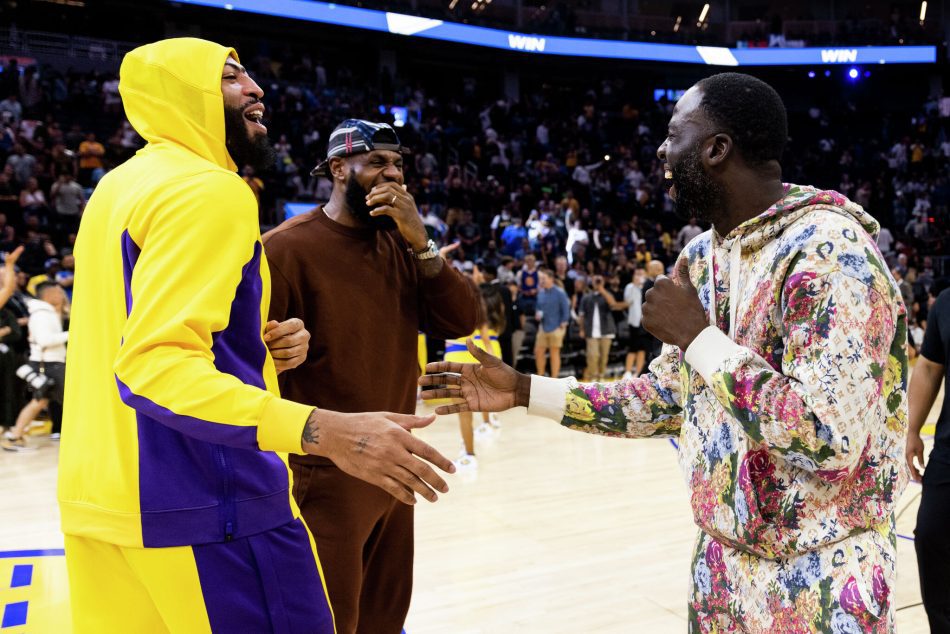 LeBron James pranks Draymond Green on Anthony Davis show LeBron James pranks Draymond Green on Anthony Davis show