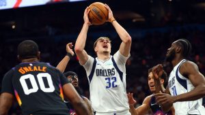 Fantasy basketball picks, DFS and betting tips for Sunday’s NBA games