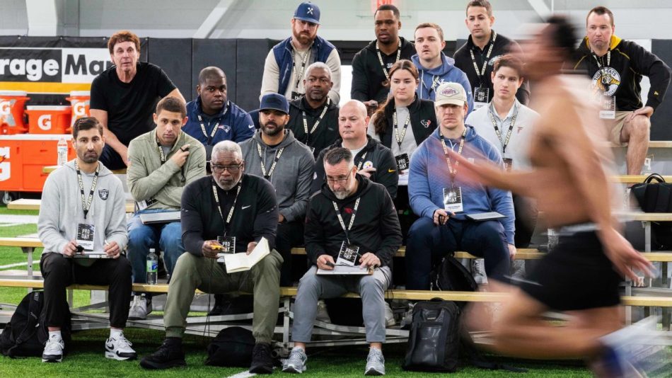 2026 NFL mock draft: Scouts, execs predict the top 10 picks 2026 NFL mock draft: Scouts, execs predict the top 10 picks