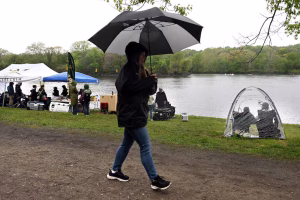 After record-breaking heat, Philadelphia temperatures plunge into a freeze warning this week