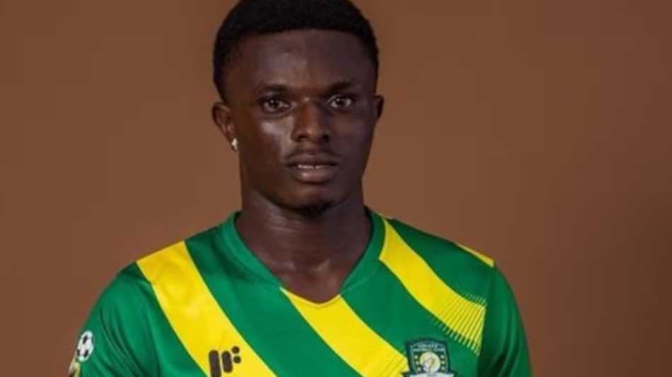Muere un futbolista de Primera división de Ghana tras un asalto a mano armada al autobús del equipo Muere un futbolista de Primera división de Ghana tras un asalto a mano armada al autobús del equipo