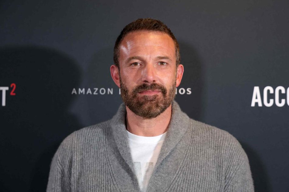 Ben Affleck Makes Rare Appearance With His and Jennifer Garner’s Kids Fin, 17, and Samuel, 14 Ben Affleck Makes Rare Appearance With His and Jennifer Garner’s Kids Fin, 17, and Samuel, 14
