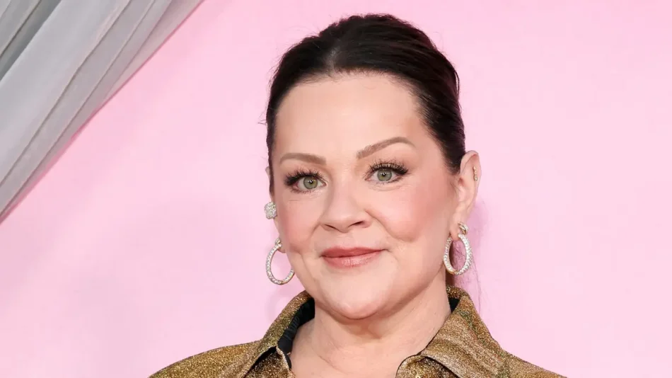 Melissa McCarthy turns heads in curve-hugging gown from scene-stealing appearance in LA Melissa McCarthy turns heads in curve-hugging gown from scene-stealing appearance in LA