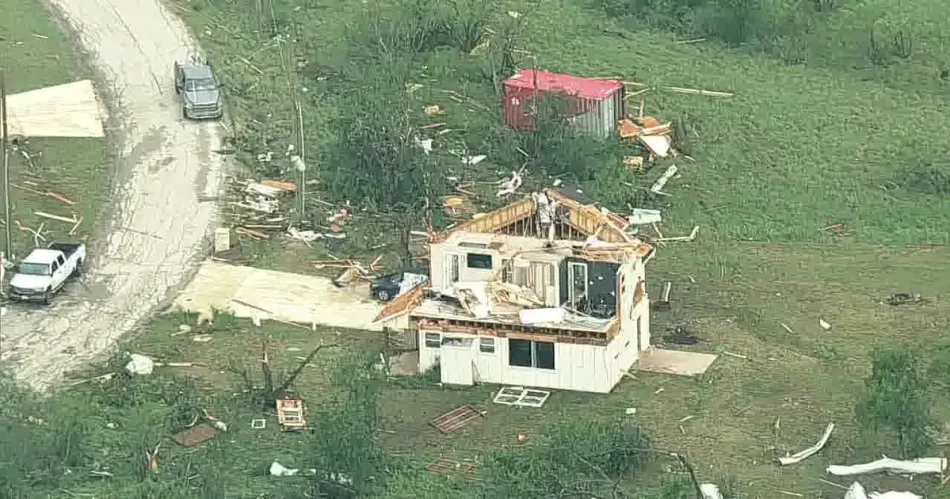 Tornadoes touch down in Runaway Bay, Springtown; 2 killed Tornadoes touch down in Runaway Bay, Springtown; 2 killed