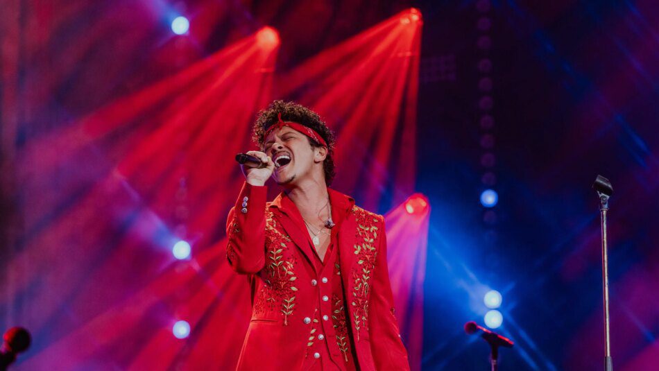 How to buy Bruno Mars Chicago concert tickets at Soldier Field How to buy Bruno Mars Chicago concert tickets at Soldier Field