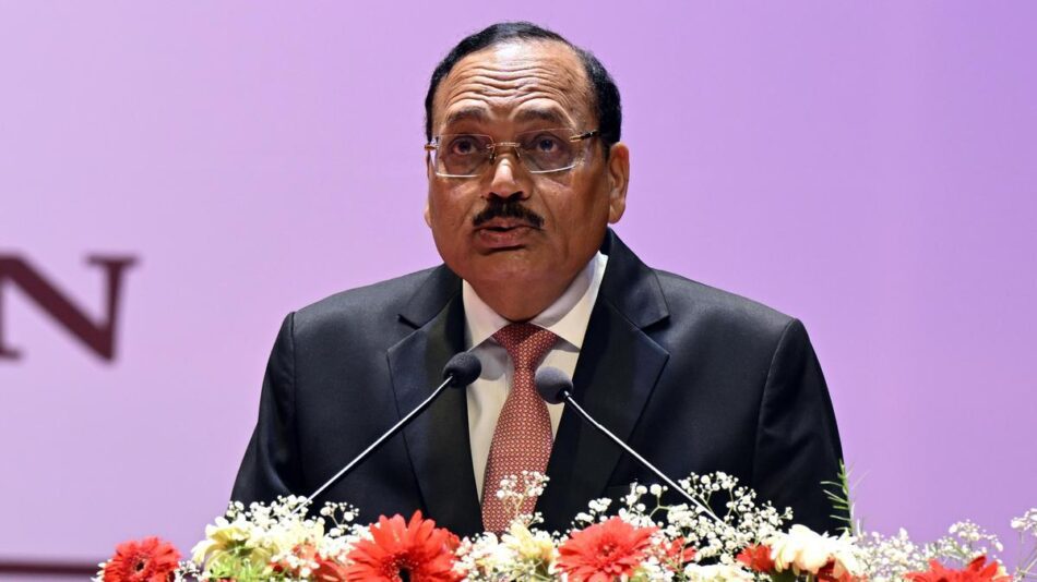 CJI Surya Kant clarifies ‘parasites’ remarks, says youth are pillars of country CJI Surya Kant clarifies ‘parasites’ remarks, says youth are pillars of country