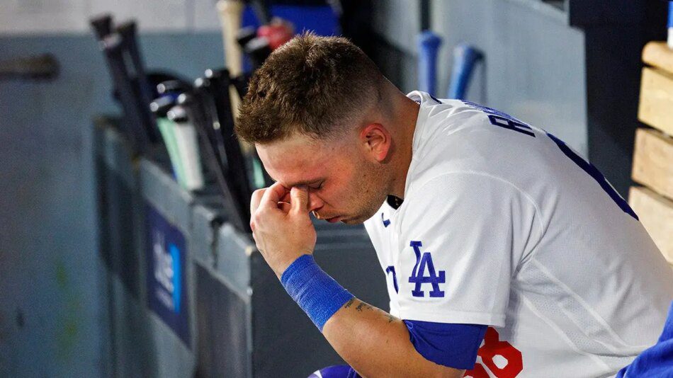Dodgers’ Dalton Rushing slams bat on his own head amid frustrating slump
