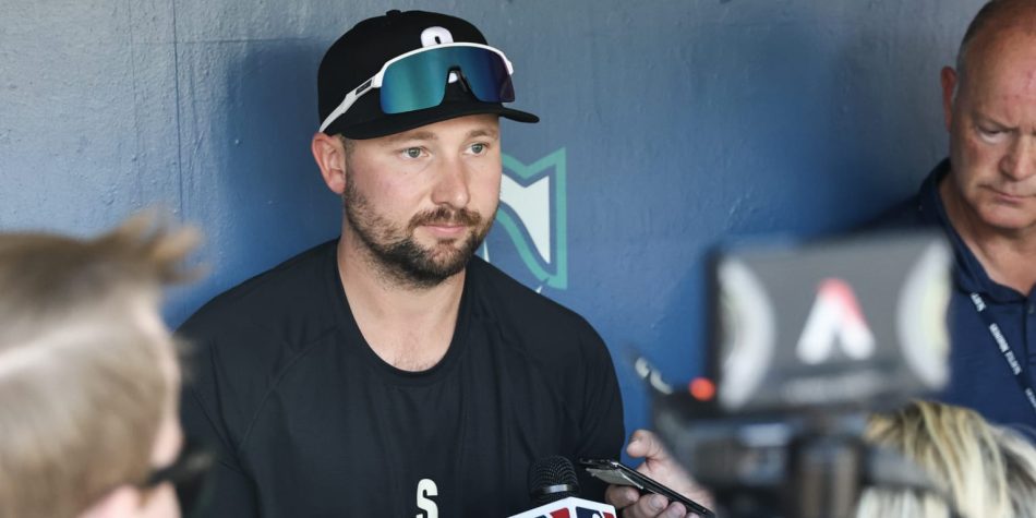 Cal Raleigh out of Mariners lineup for third straight game Cal Raleigh out of Mariners lineup for third straight game