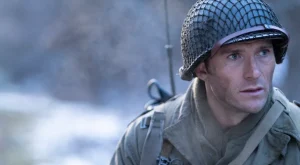 Scott Eastwood re-enlists in war movies with “Lucky Strike”
