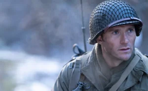 Scott Eastwood re-enlists in war movies with “Lucky Strike”
