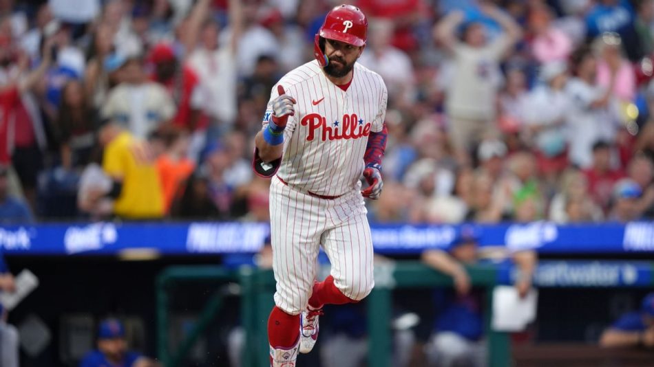 Schwarber homers twice in an inning; Harper hits for cycle Schwarber homers twice in an inning; Harper hits for cycle