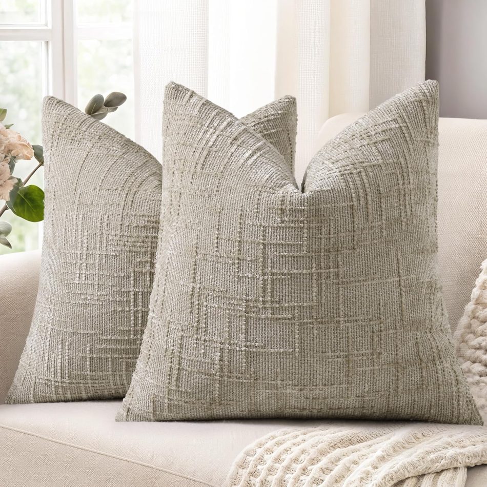 decorUhome Fall Light Brown Chenille Throw Pillow Covers 18×18 Set of 2 Textured Soft Cozy Slubby Couch Pillow Covers Modern Farmhouse Boho Decorative Pillow Cases for Bed Sofa Living Room