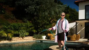 Jeff Goldblum Dreams Up an Old Hollywood-Inspired Guesthouse to Match His Eccentric Taste