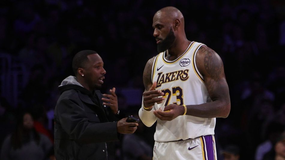 Teams sending recruiting voice notes to LeBron James via Rich Paul Teams sending recruiting voice notes to LeBron James via Rich Paul